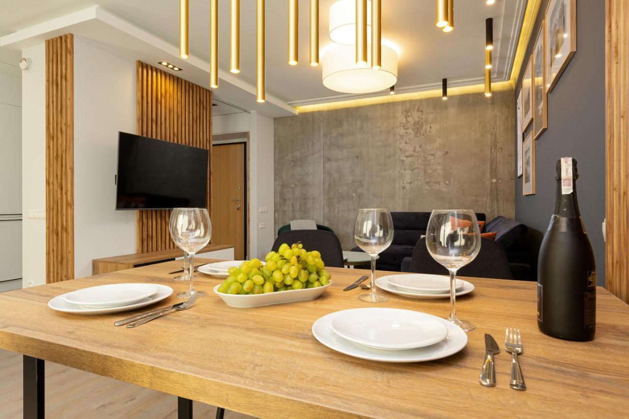 Apartment Forest Club Kabaty By Renters Prestige Warsaw
